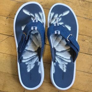 Easy Spirit Drifts Flip Flops